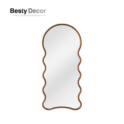 Hur väljer man en dekorationsspegel för ett hem i skandinavisk stil?